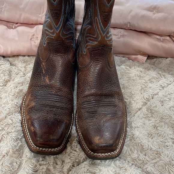 Ariat cowboy boots size 8.5 - Picture 3 of 9